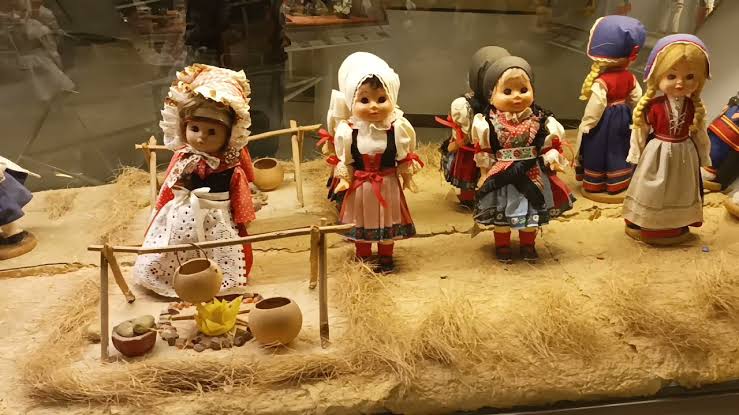 Rotary Dolls Museum